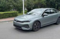 内饰首曝，换上大屏怀挡，新款速腾小迈腾实锤了？