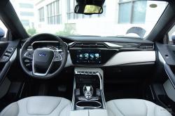 配备环抱释压座椅 五菱星云内饰细节曝光