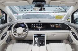 岚图梦想家新增车型上市 售价33.99-41.99万