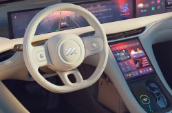 智己L6第一代固态电池定名为“光年”