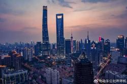 “第一批开电动爹回家的人”，不后悔