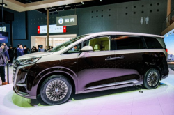 2023广州车展丨D9 PREMIER创始版四座量产版领衔 腾势汽车携新豪华矩阵亮相