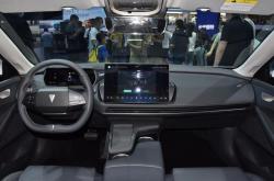 疑似深蓝S05内饰谍照曝光 配大尺寸中控屏