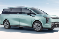 上汽大通MAXUS大家9超混上市 售价26.99-34.99万