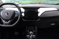 10万级潜力股 比亚迪元UP空间够大还配HUD