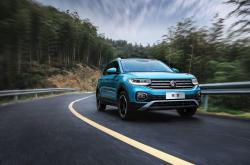 温暖迎新春，人保车险守护每一程”中国人保携手徐州绿盛汽车续保宣传