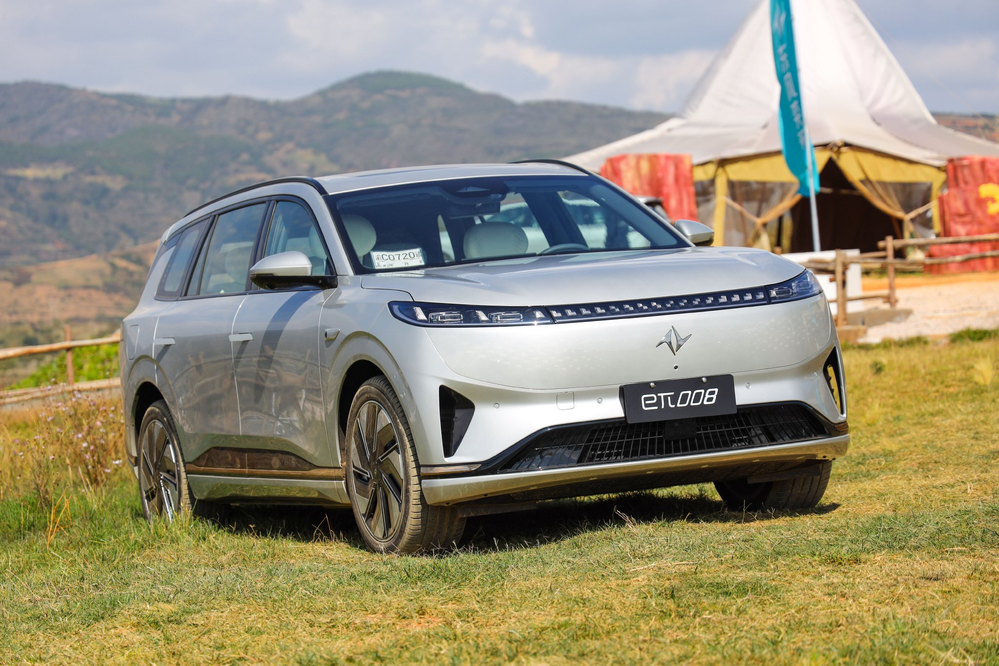 2026款东风奕派eπ008五座版上市 售价16.99-18.16万