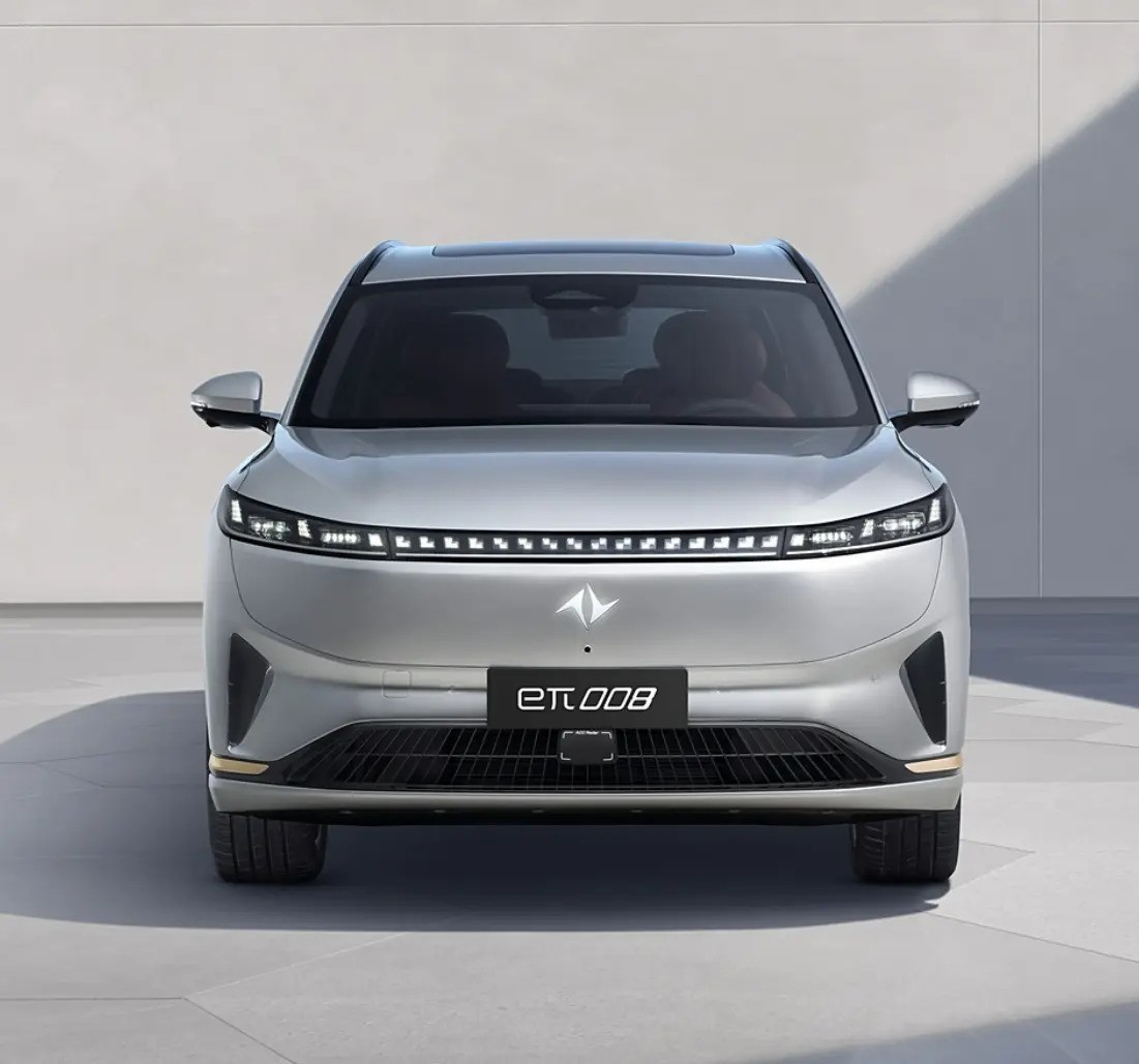 2026款东风奕派eπ008五座版上市 售价16.99-18.16万